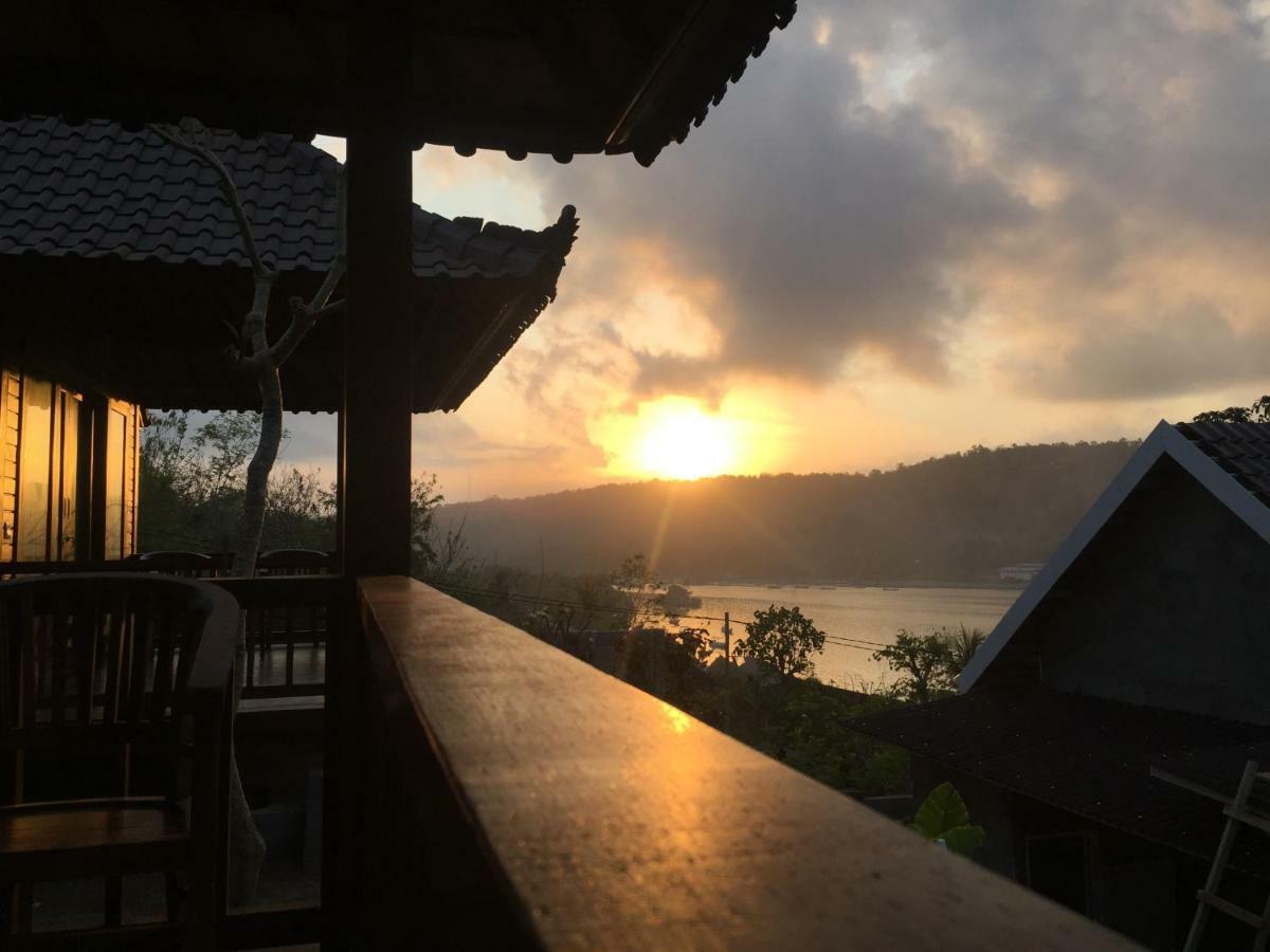 Sunday Huts Lembongan Hotel Exterior photo