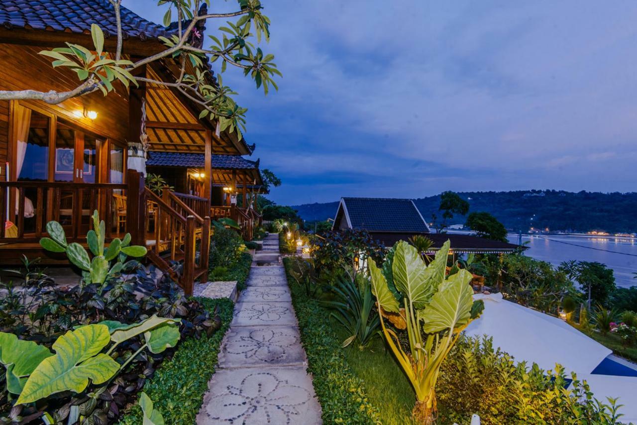 Sunday Huts Lembongan Hotel Exterior photo