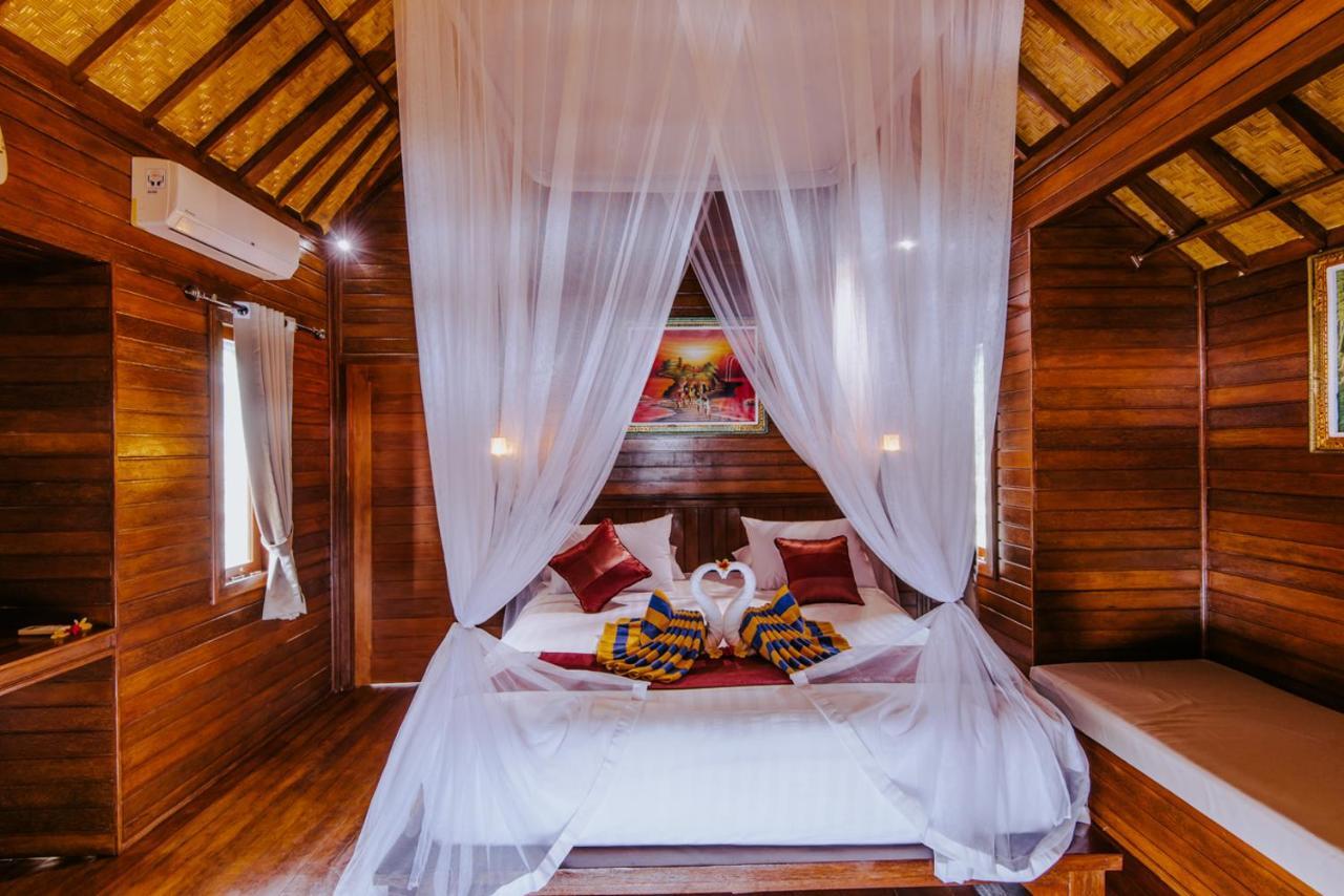Sunday Huts Lembongan Hotel Exterior photo
